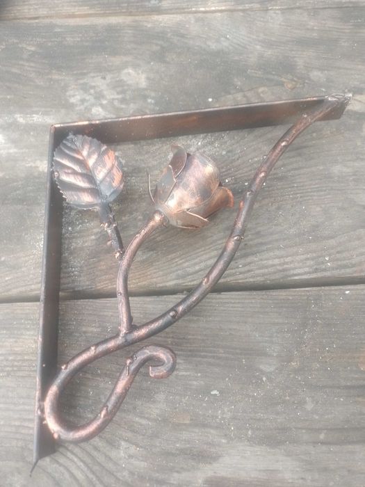 Конзоли рафтодържачи стойки и ъгли за рафтове етажерки мивки фенери