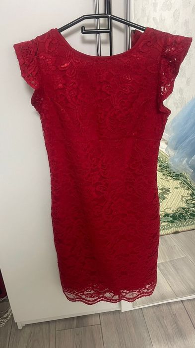 Продам нарядные платья недорого