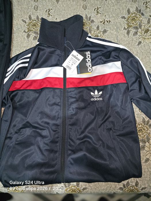 Продам спортивку adidas