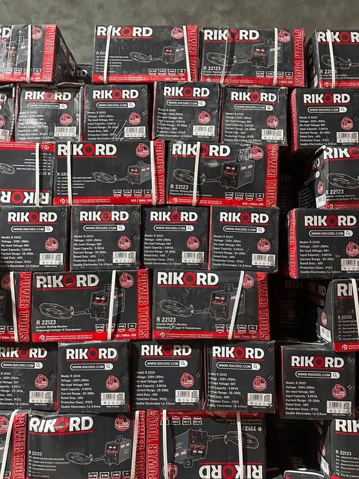 Сварочный полуавтомат Makita   400 ампер. Професиональный.