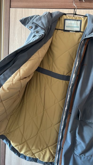 Продам куртку женскую