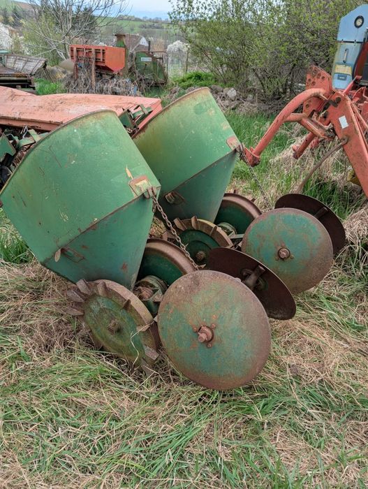 Masină de plantat cartofi