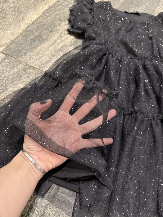 Елегантни рокли за момичета, размери 110 и 116 РАСПРАДАЖБА