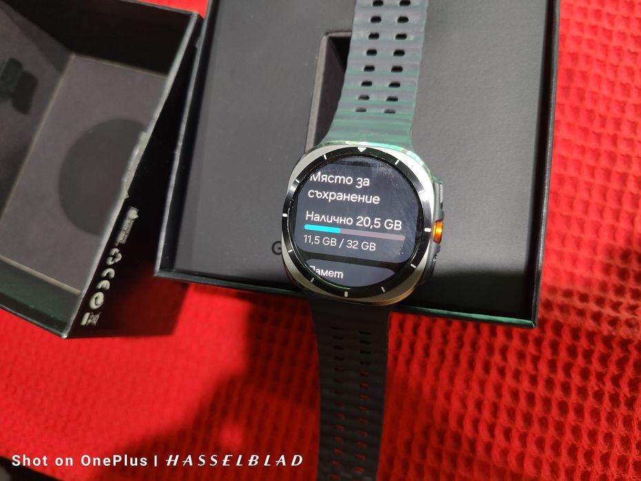 Samsung Galaxy Watch ULTRA 32GB. Перфектен изряден като нов работи с всички оператори по света