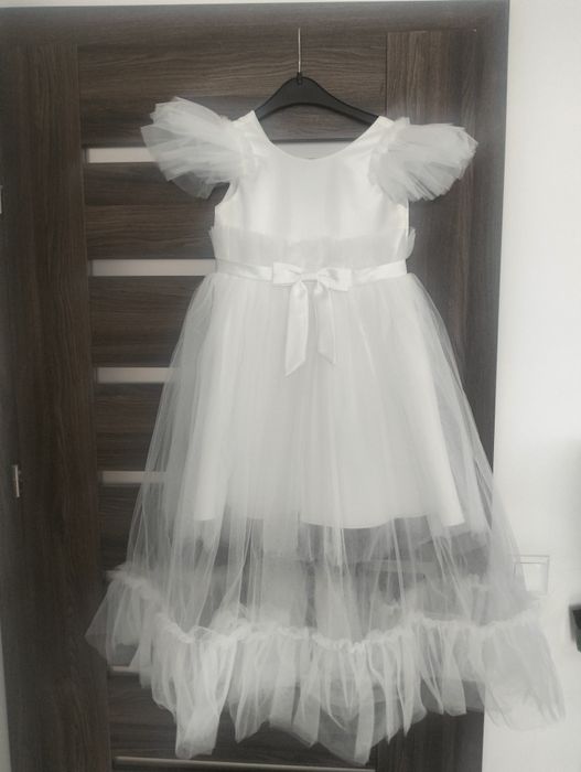 Rochițe noi elegante fetițe mărimea 9si 10 ani