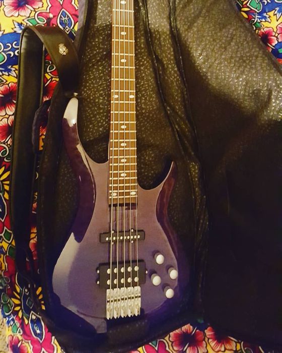 Бас гитара активная Rogue made in Korea