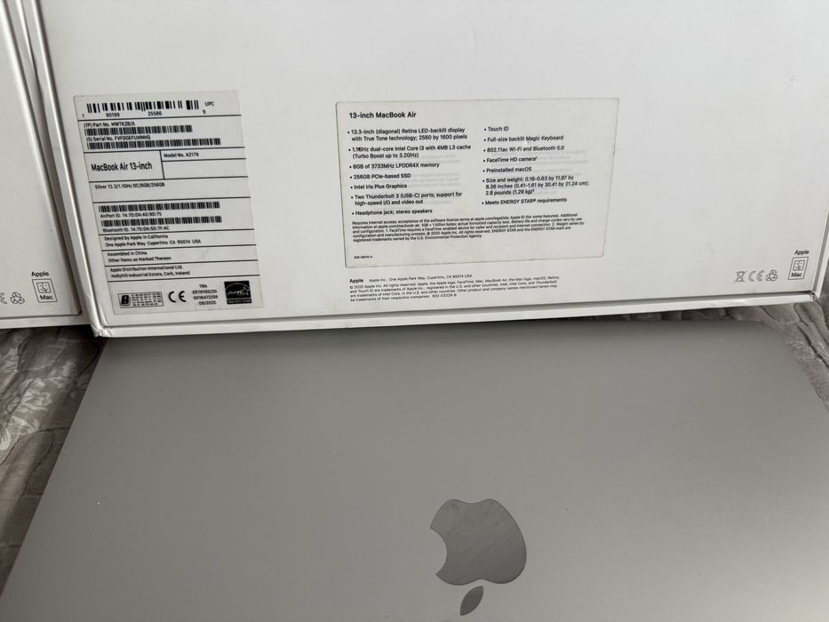 Macbook air M1 i3 8Gb Ram 256Gb SSD