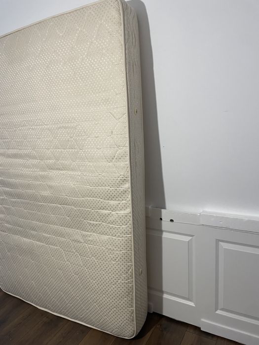 Vand saltea in stare foarte buna