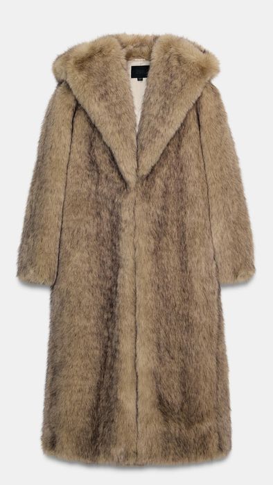 Уникално палто с косъм с подчертани рамене и дълго палто с качулка