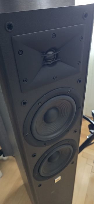 Продавам тонколони JBL ARENA 180 в  много добро състояние