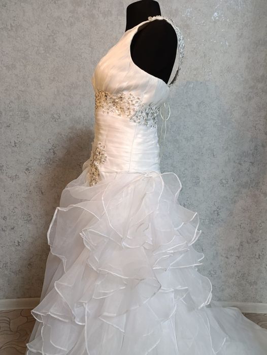 Продам новое свадебное платье.