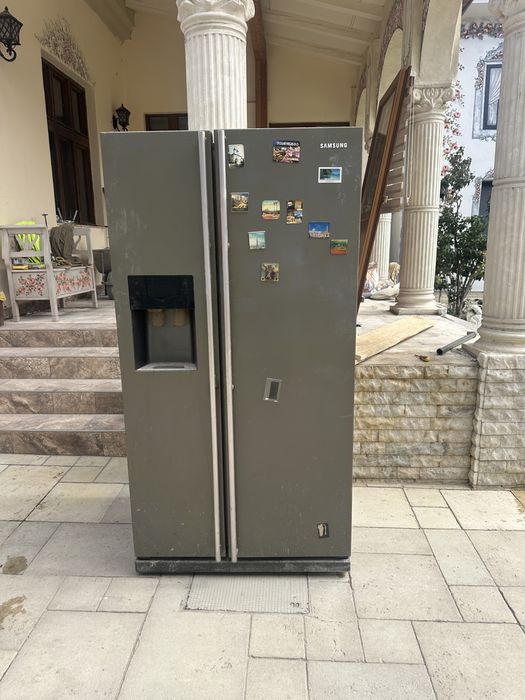 Frigider Samsung Side by Side – dozator apă și gheață