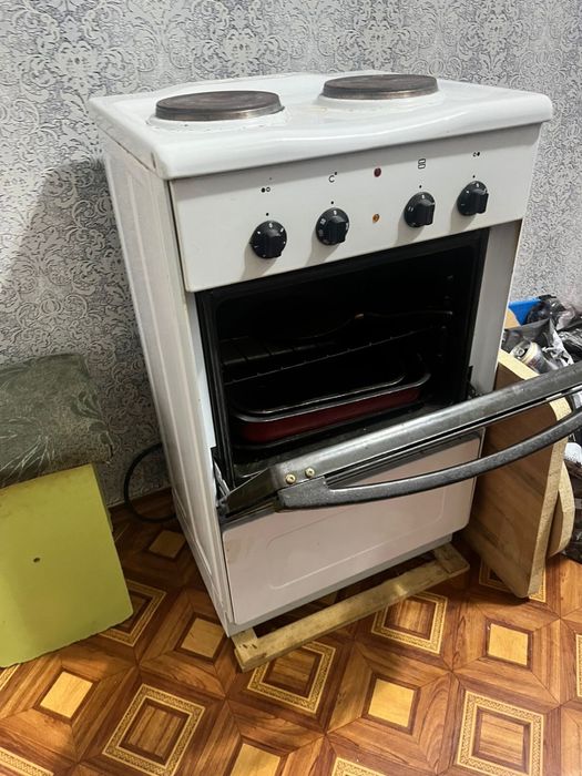 Электроплита с духовкой