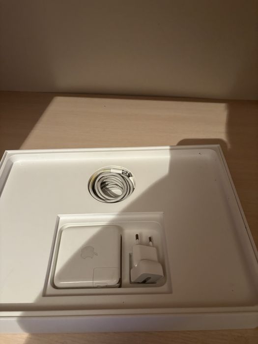 MacBook Pro 13” 2017 |  + Windows 10 Pro