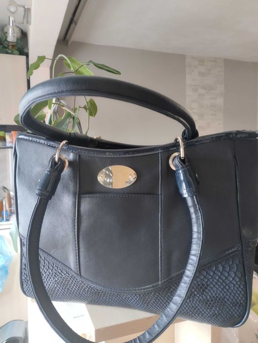 Дамска чанта,цвят тъмно син