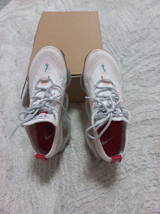 Маратонки    Nike