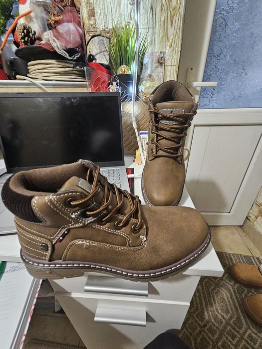 Унисекс ,кожени боти ,номер 39