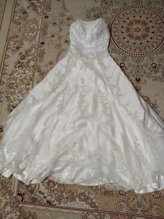 Свадебные платья