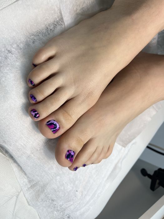 Маникюр и педикюр