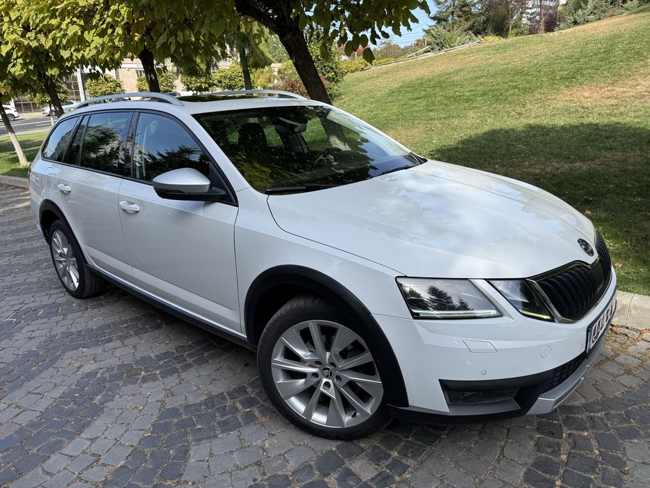 Skoda Octavia III SCOUT 2019 Full 4x4 cu Diferential blocabil electronic (EDL/EDS) Virtual Cockpit Panoramic Stare EXCELENTĂ