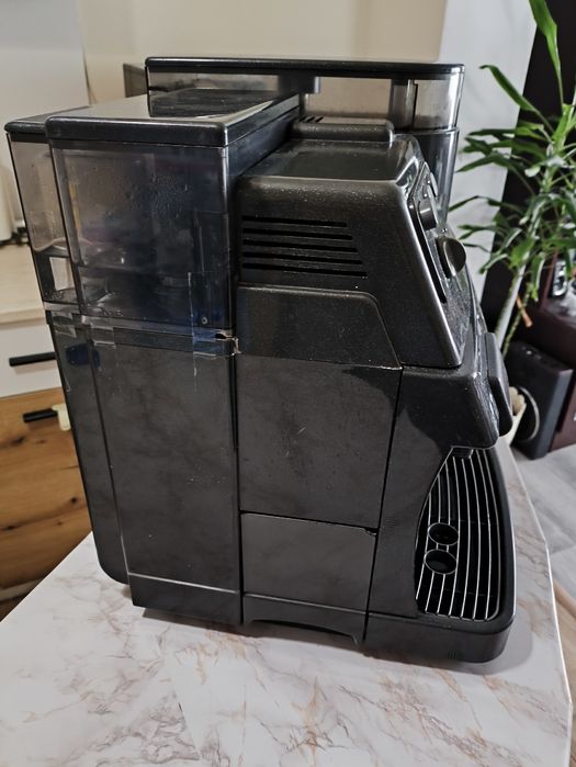 Продавам Saeco Vienna Superautomatica