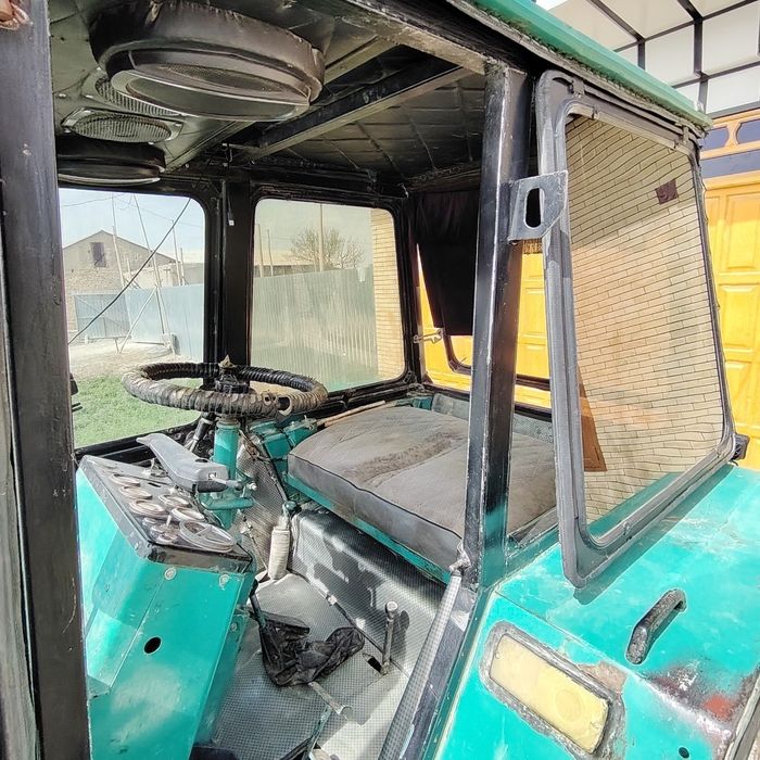 Traktor t40 radnoy sotiladi