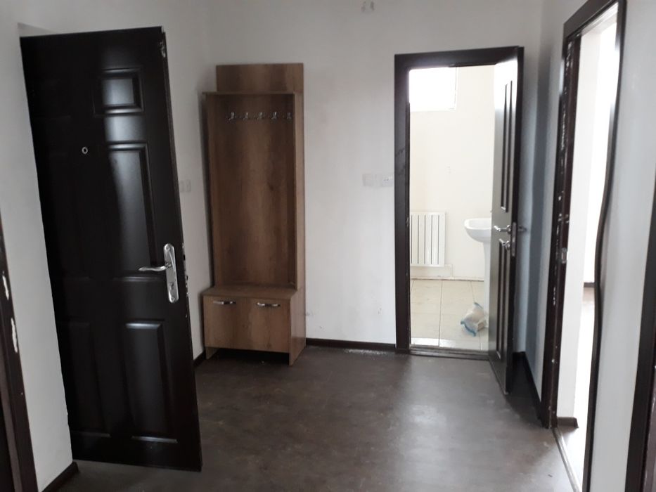 Kumushkonda 3 xonali kvartira sotiladi