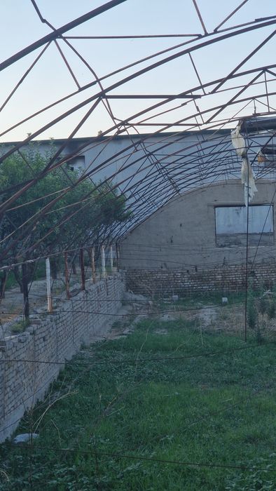 3 sotix (taxminan 300-333 m²) yer uchun issigxona yoylari
Sifatli meta