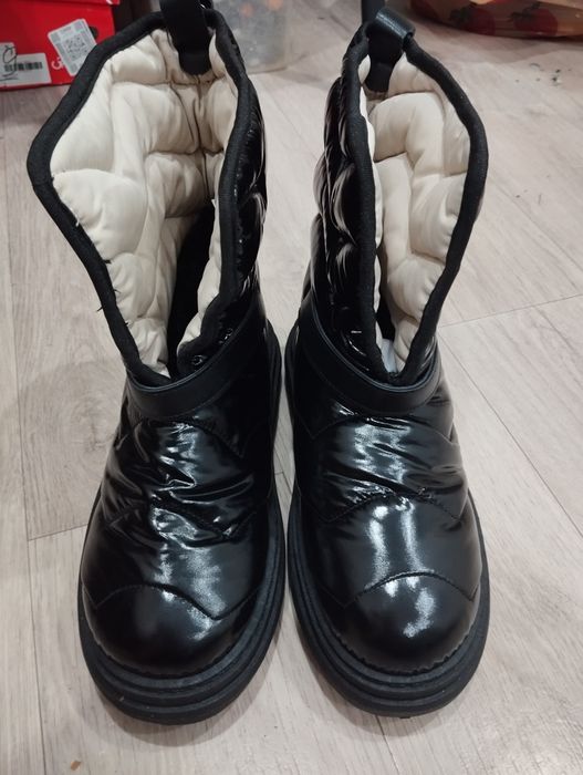 Продам новые демисезонная угги!!!