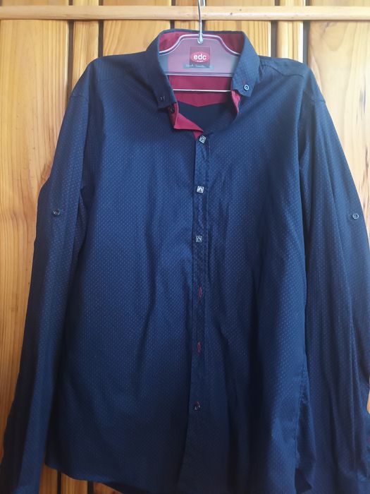 Мъжки ризи, продават се двете