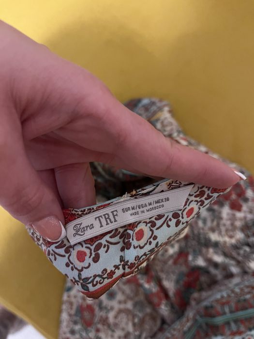 Zara- rochita marimea M
