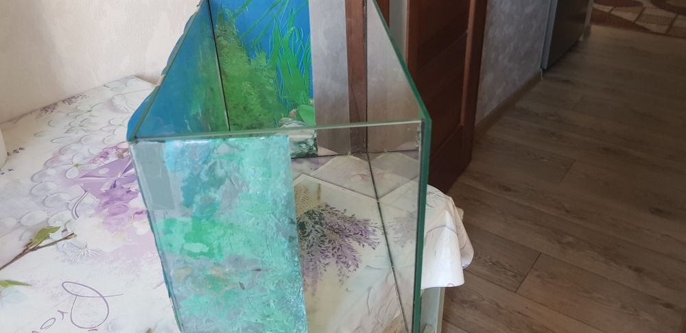 Продам аквариум 10 л.