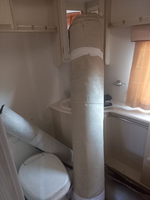 Rulota de vanzare accept si schimburi DE (ANIMALE vaci sau Oi )