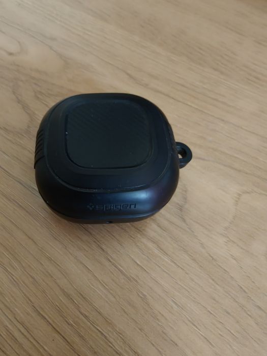 Samsung Galaxy Buds 2 + spigen case