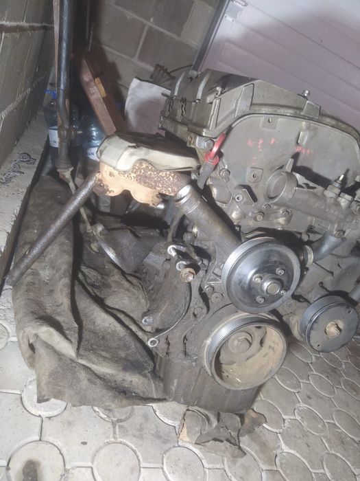 Mercedes Мотор m111  1.8