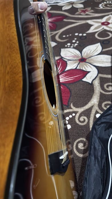 Gitara sotiladi yangi xolati zo‘r