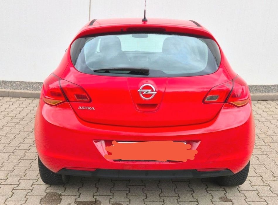 Opel Astra J An 2010 Euro 5 Motor 1,4 Benzină Mpi Clasic 86 Cai Climă