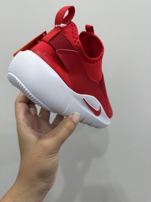 Продаю Кроссовки NIKE