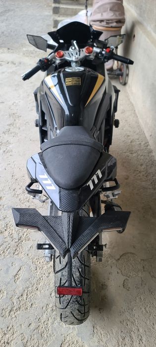 Ducati  400kuba srochne sotiladi