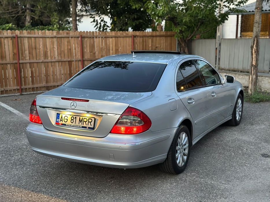 Mercedes E-class 2.2 diesel , facelfit *Trapă*Bi-xenon*Carte service*