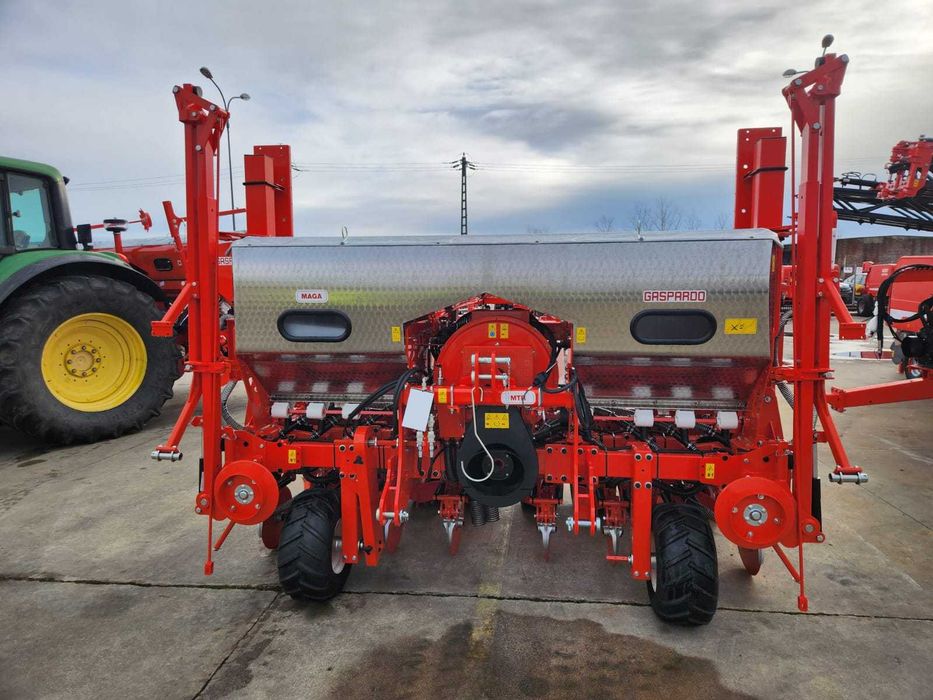 SEMANATOARE DE PRECIZIE GASPARDO Maga 8 45-80 Fertilizator dublu disc