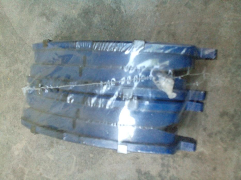 Новый Передный Тормозных Колодок .Жипа Митцубици