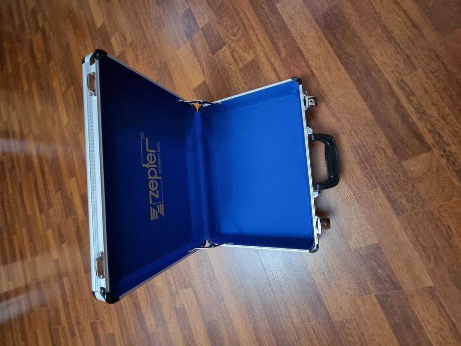 Алюминиевый кейс дипломат от ЦЕПТЕР