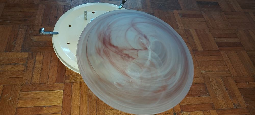 Plafoniera din sticla