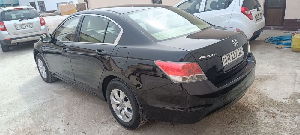 Honda Accord sotiladi