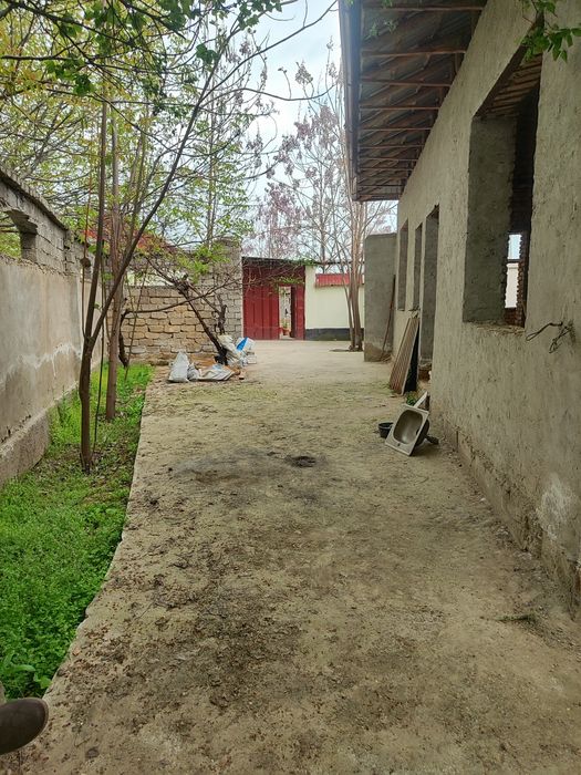 Тезда сотилади Ўртасаройда ховли