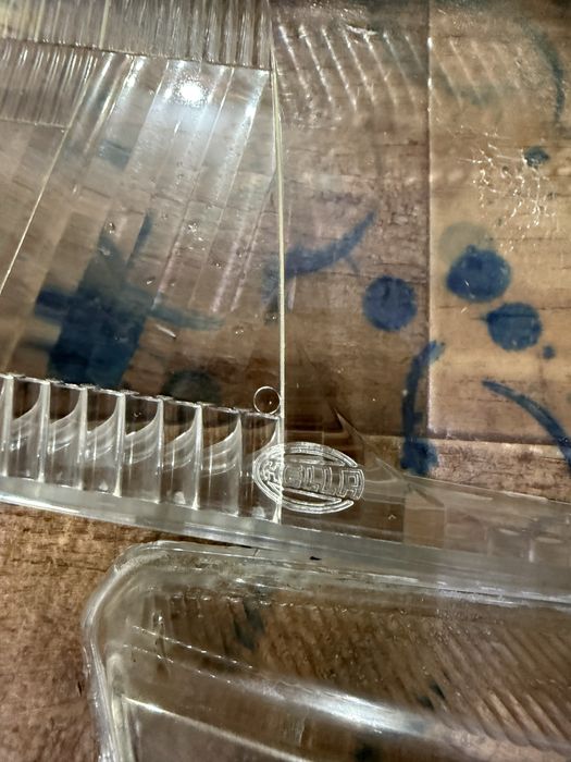 Стекло пассат б5 оригинал хелла