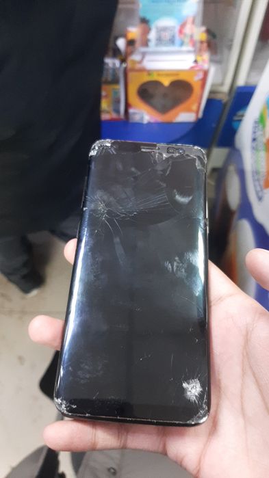 Продам самсунг с8