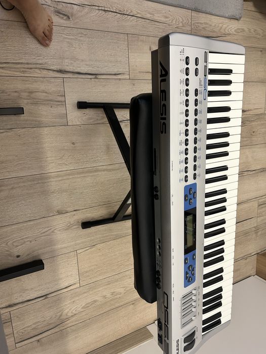 Vand sintetizator Alesis QS6.2