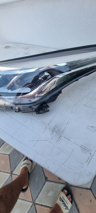 Far stanga Toyota chr